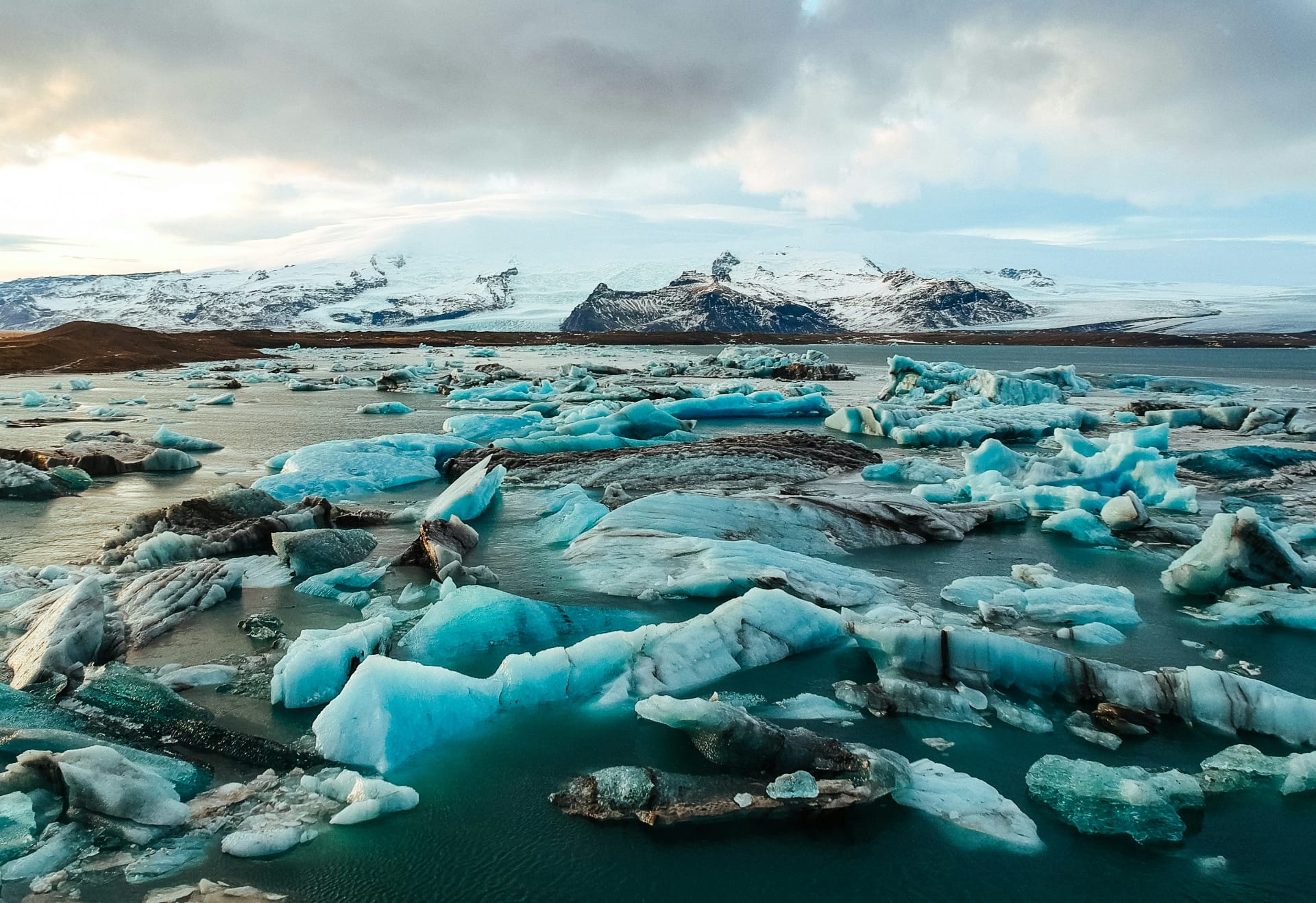 The Ultimate Guide to the Blue Lagoon: Dive into the healing waters of Iceland’s most famous geothermal spa, exploring its history, benefits, and tips for visitors