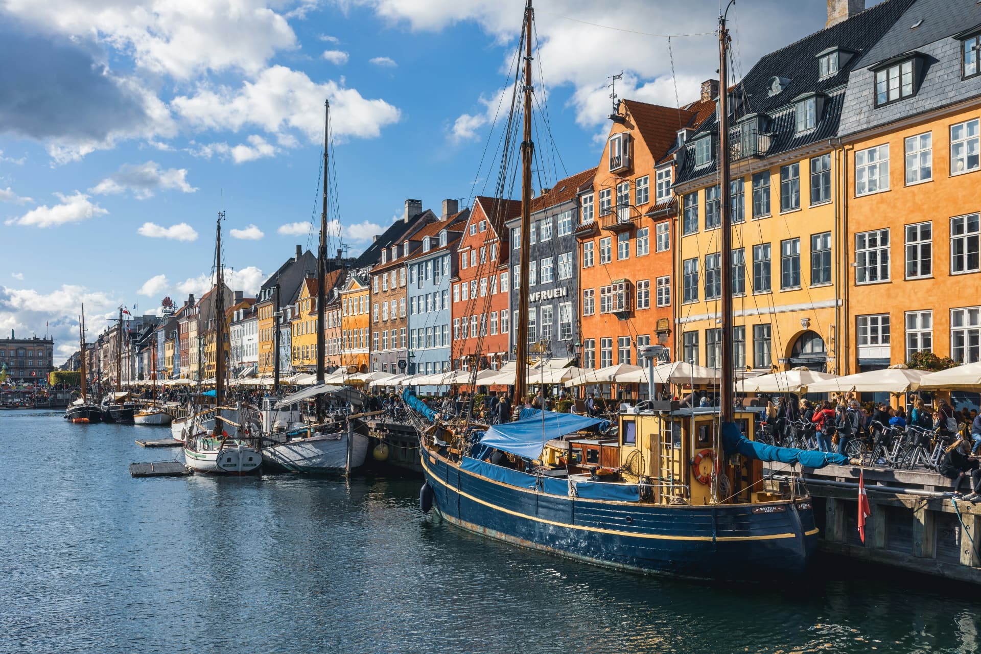 Exploring Nyhavn: A Journey Through Copenhagen’s Colorful Canal District